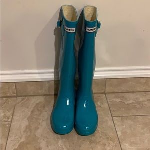 Hunter Women’s Original Tall Gloss Rain Boots